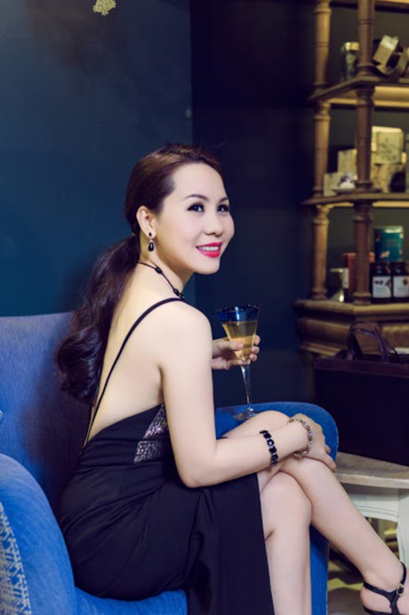 
Chiêm ngưỡng vẻ đẹp quyến rũ, đầy mê hoặc của Nữ hoàng Kim Chi - VietQ
